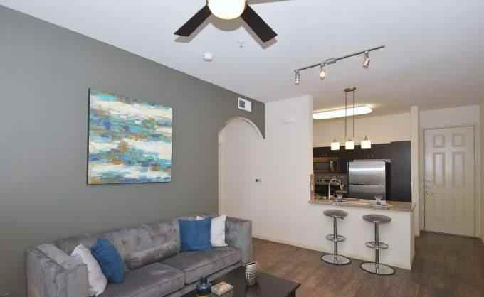 3603 Chenevert St - Photo 3 of 10
