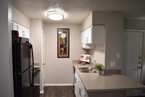 featured image of 16465 Henderson Pass