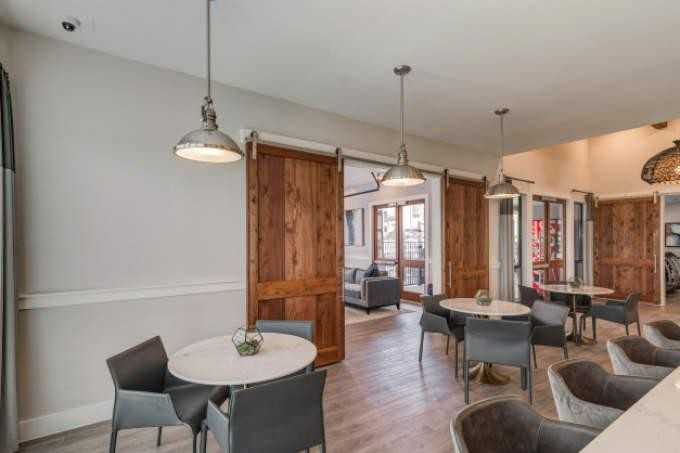 2333 Cascades Ave - Photo 4 of 10