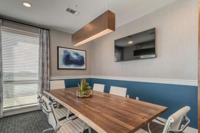 2333 Cascades Ave - Photo 6 of 10