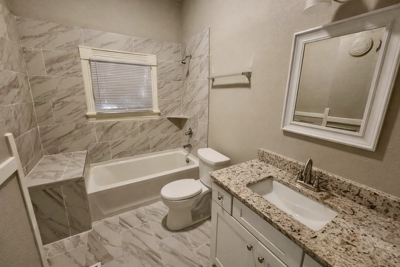 923 Abigail St #B - Photo 6 of 7