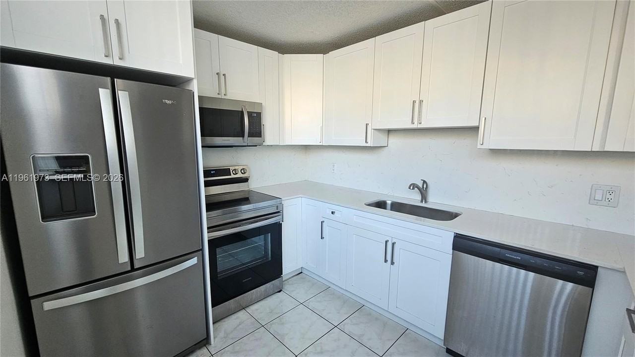 9480 Tangerine Pl #101 - Photo 3 of 20