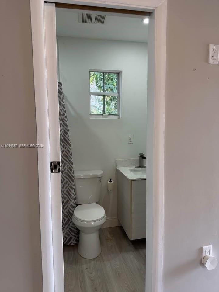 1246 Ne 110th Ter #0 - Photo 4 of 9