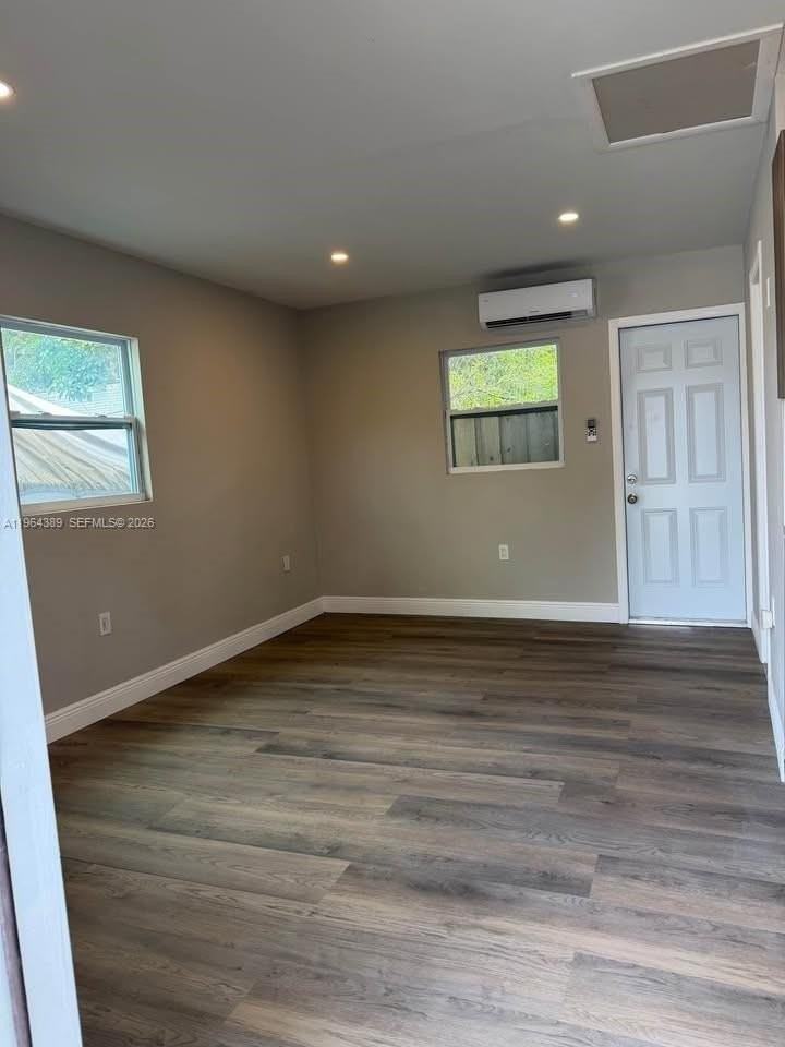 1246 Ne 110th Ter #0 - Photo 6 of 9