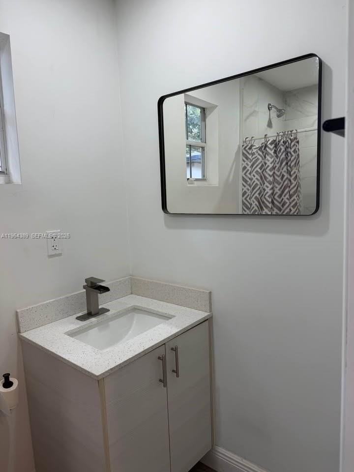 1246 Ne 110th Ter #0 - Photo 7 of 9