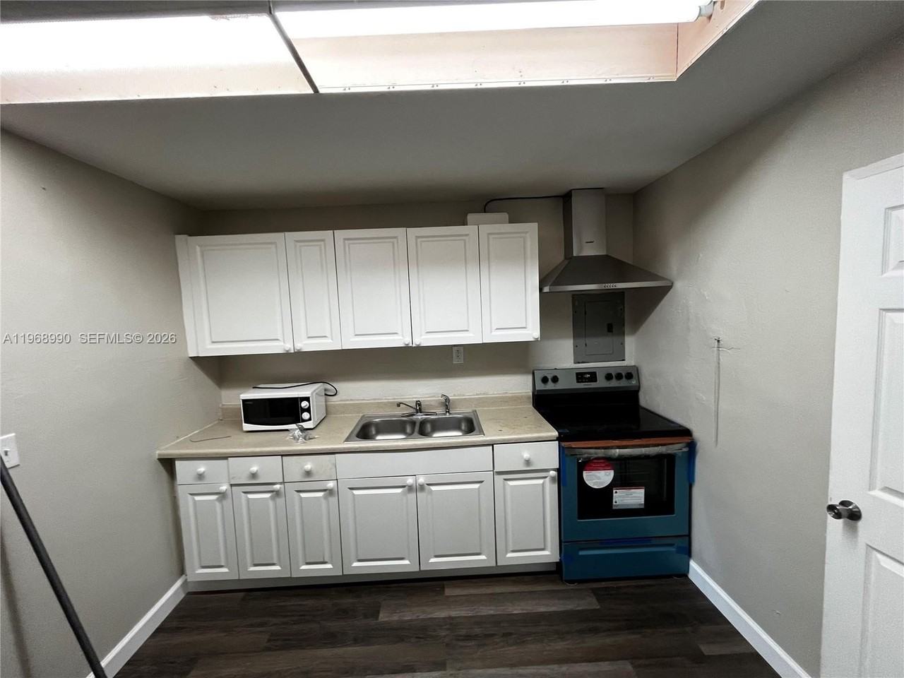 816 Beech Rd - Photo 4 of 15