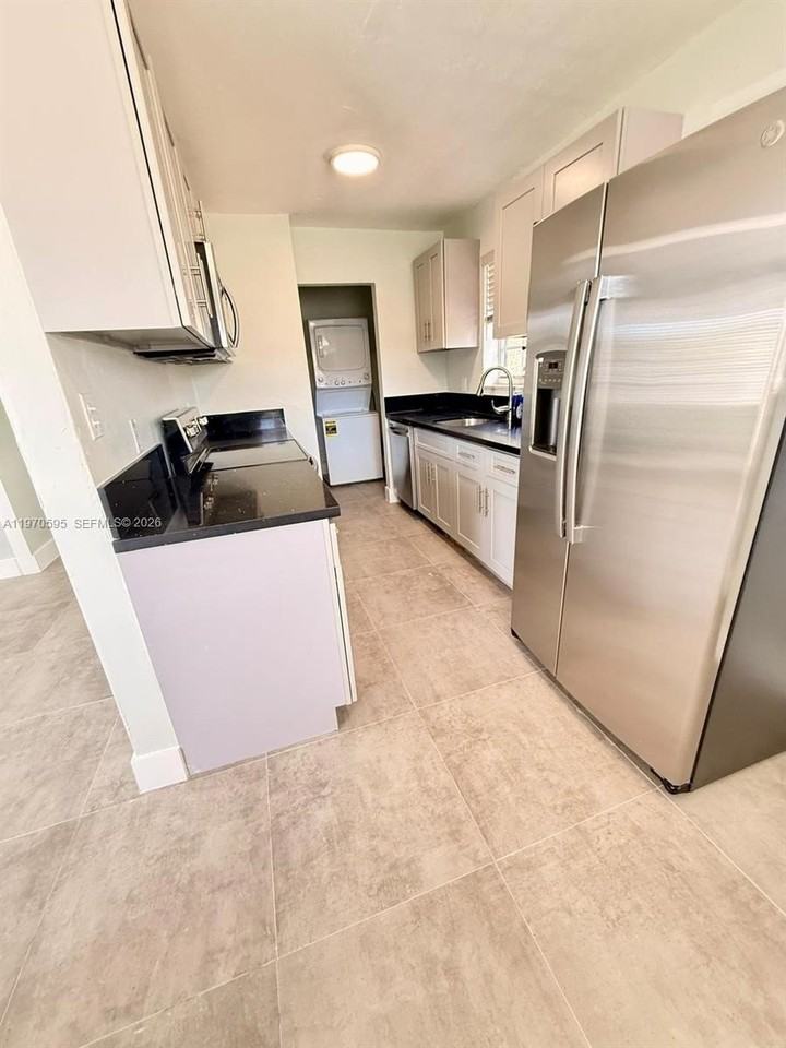 4021 Sw 27th St - Photo 6 of 13