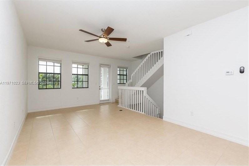 11351 Sw 15th St #11351 - Photo 4 of 30