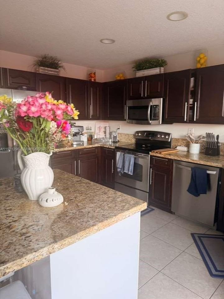 10863 Nw 53rd Ln - Photo 5 of 24