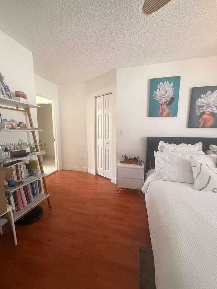 10863 Nw 53rd Ln - Photo 7 of 24