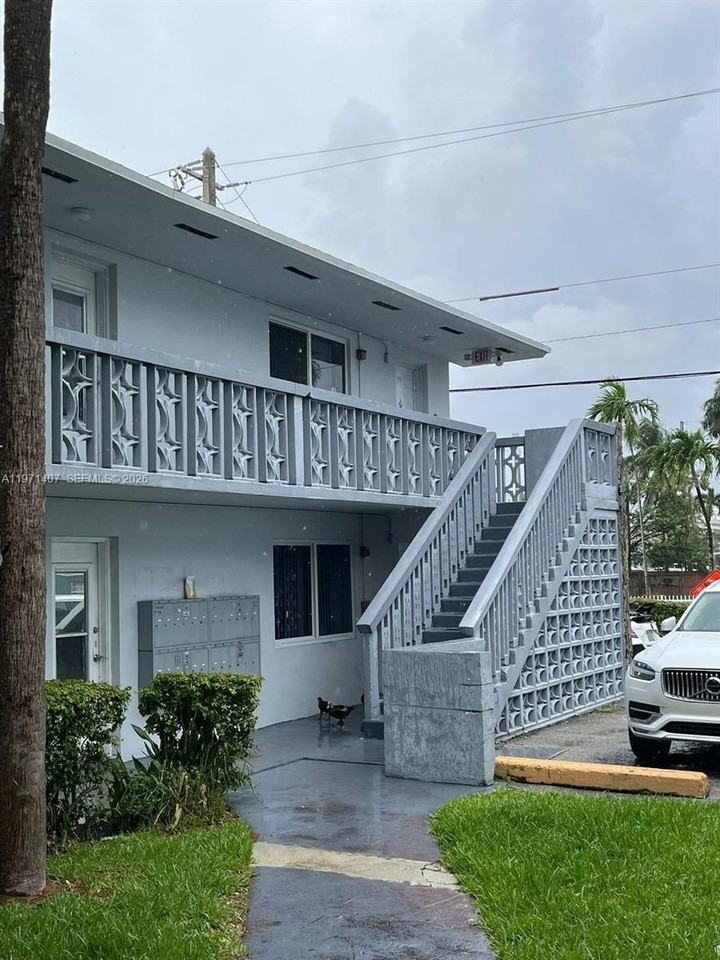 898 Nw 45th Ave #42 - Photo 2 of 13