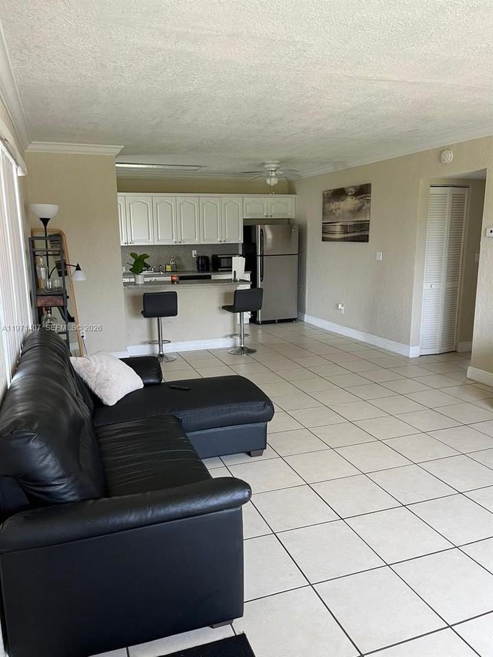 898 Nw 45th Ave #42 - Photo 5 of 13