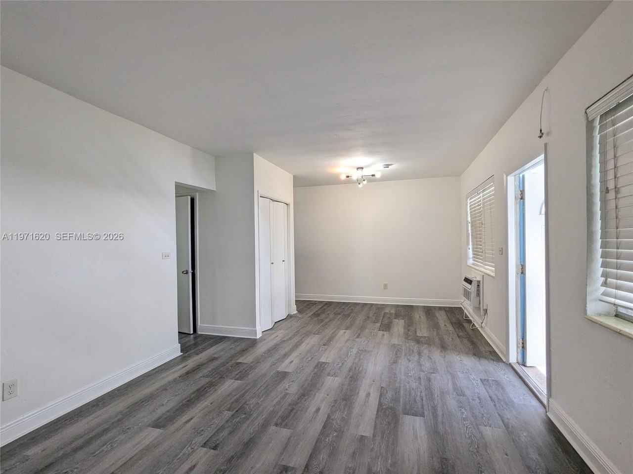 7805 Crespi Blvd #2 - Photo 6 of 11