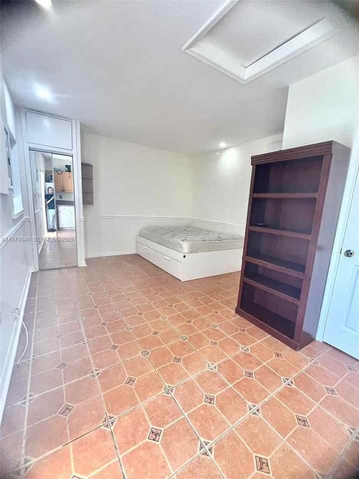 1601 Ne 175th St #2 - Photo 2 of 6