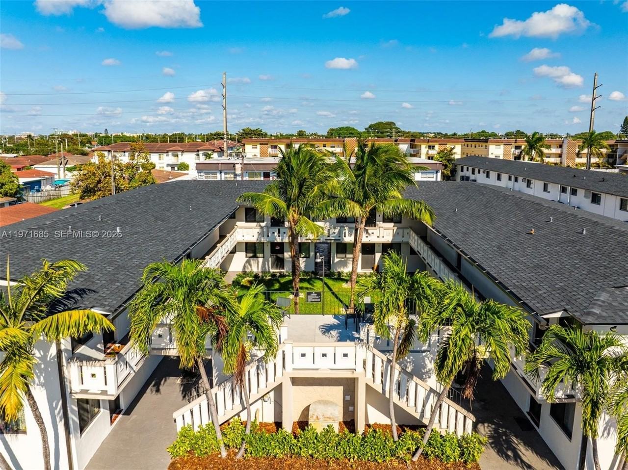 1345 W 28th St #16 - Photo 2 of 18