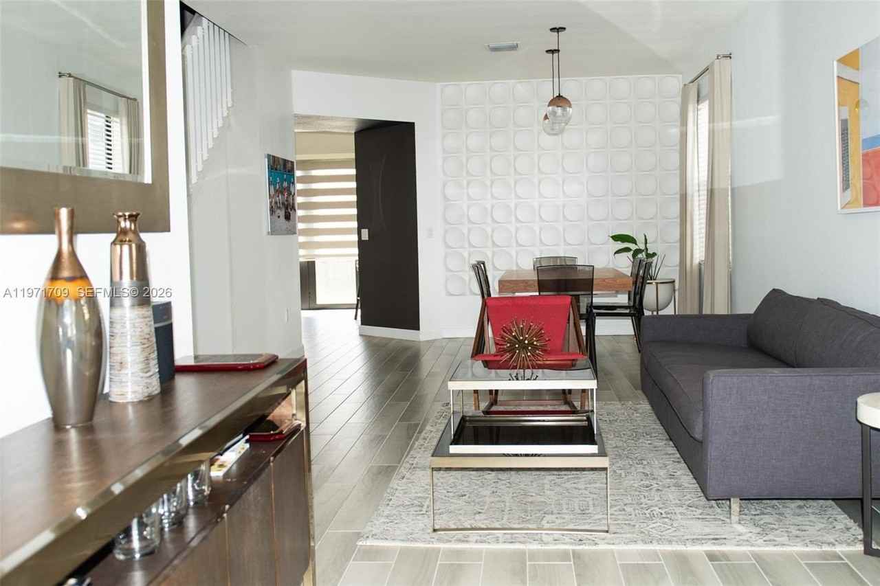 25216 Sw 118th Ave - Photo 3 of 17