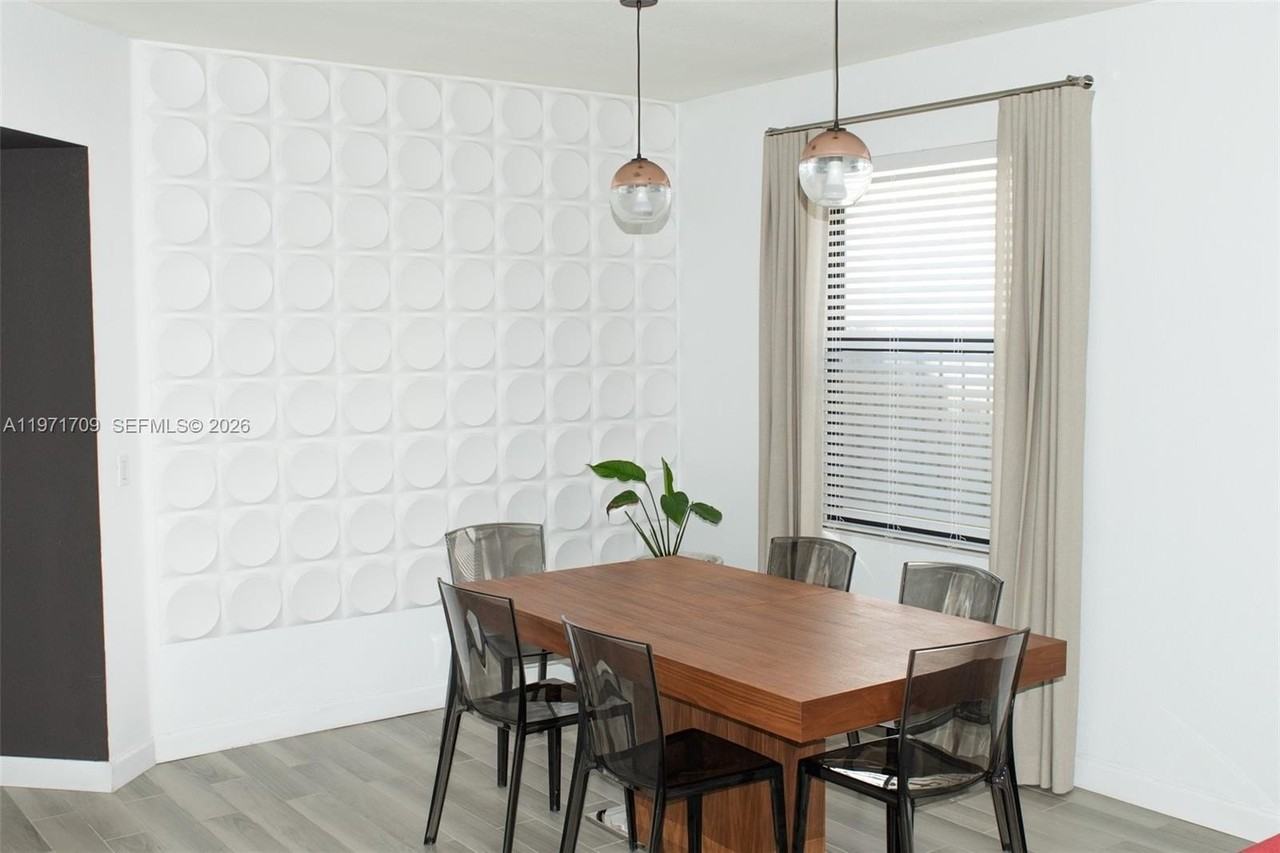 25216 Sw 118th Ave - Photo 4 of 17