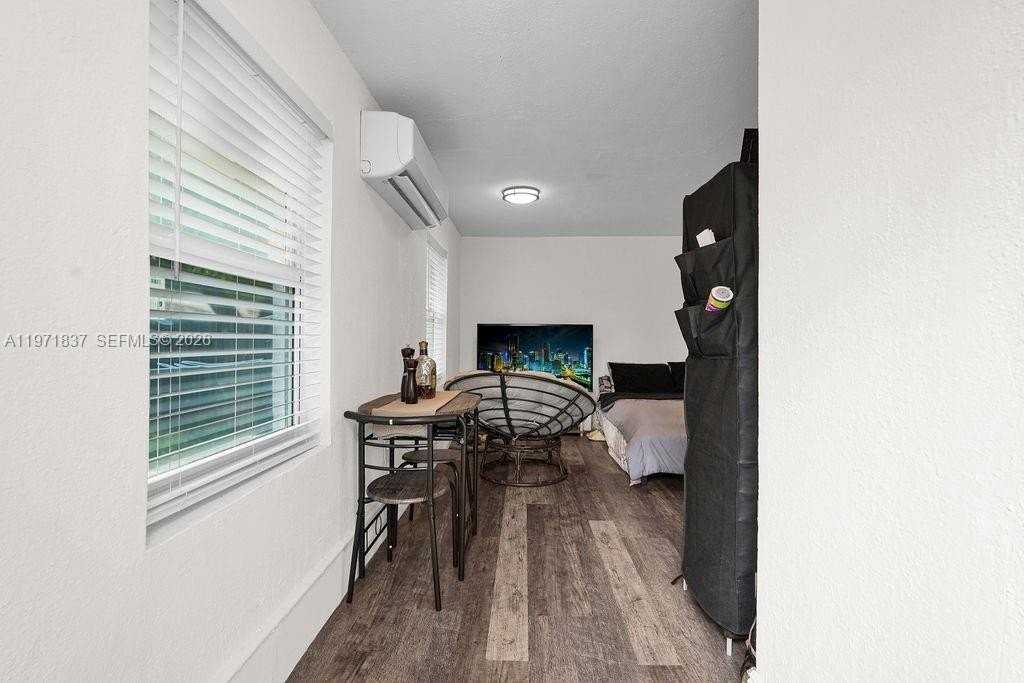 3010 Nw 95th Ter #B - Photo 2 of 6