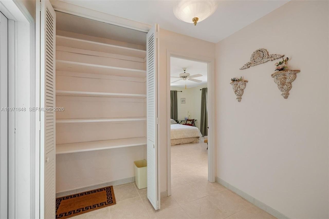 2001 S Surf Rd #6A - Photo 5 of 35