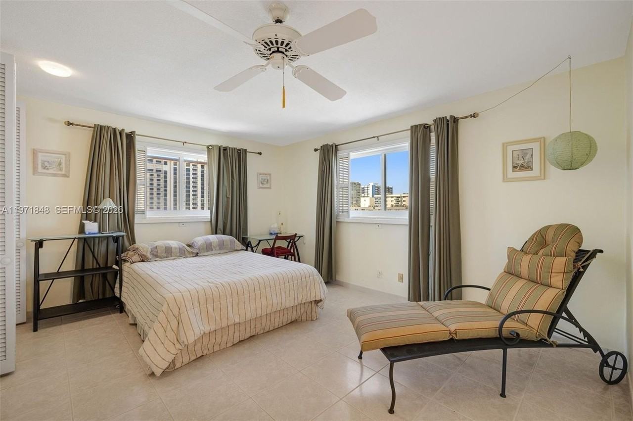 2001 S Surf Rd #6A - Photo 6 of 35