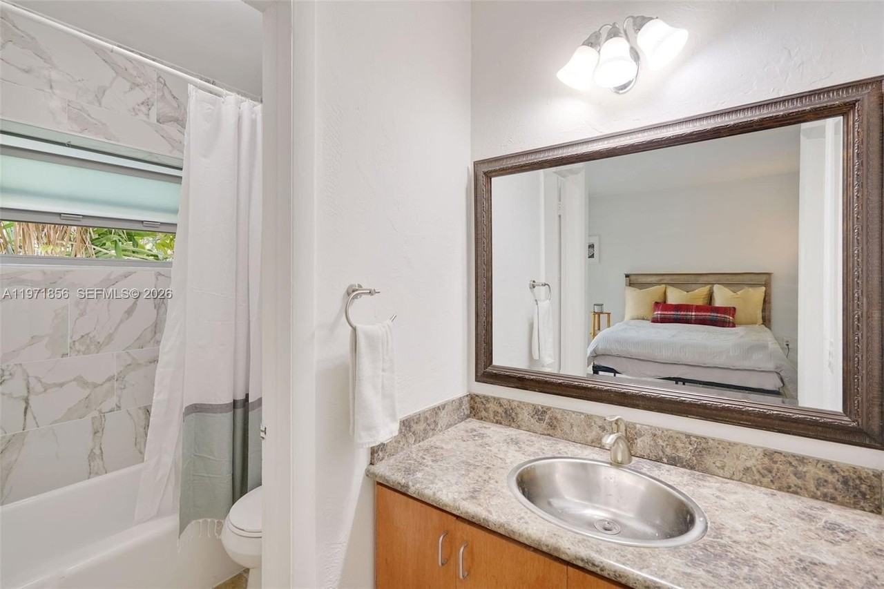 1777 Venice Ln #235 - Photo 5 of 10