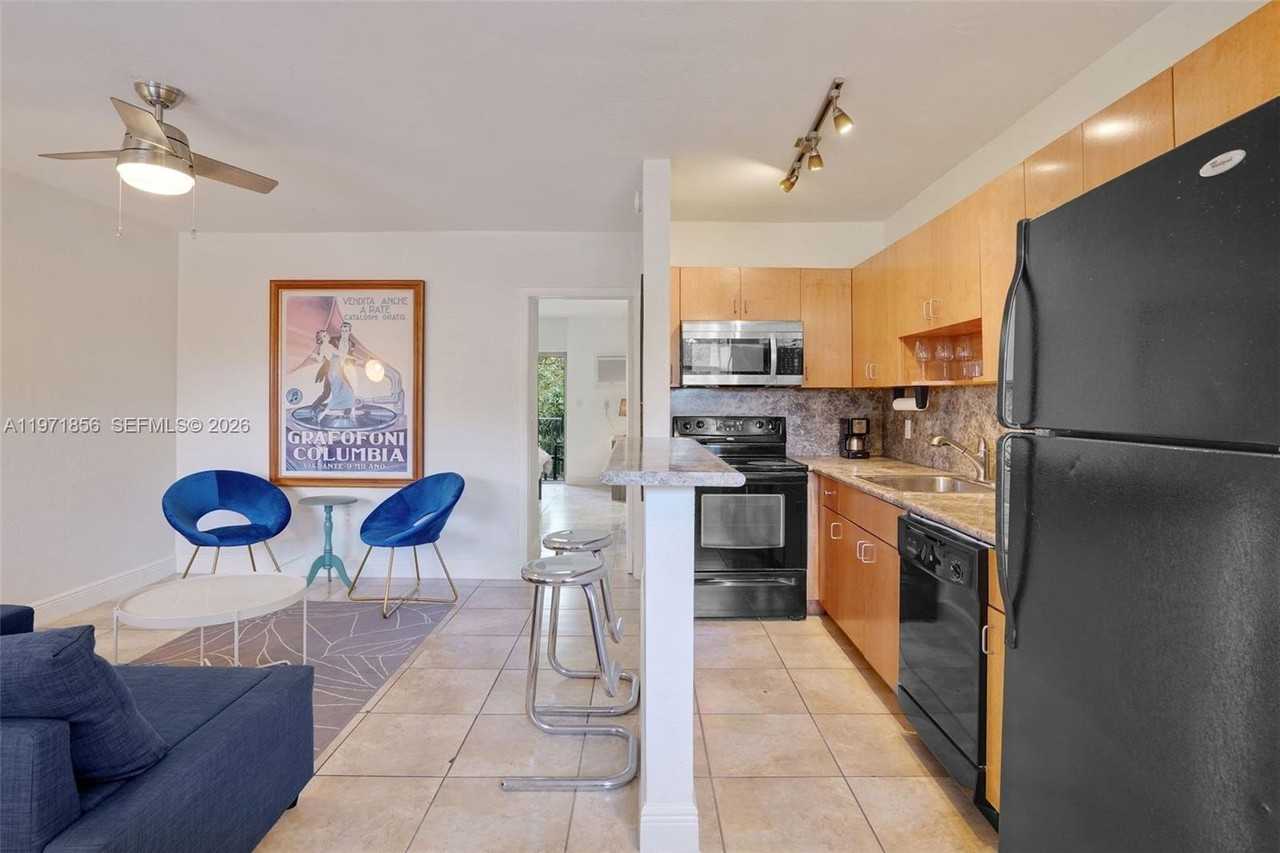 1777 Venice Ln #235 - Photo 6 of 10