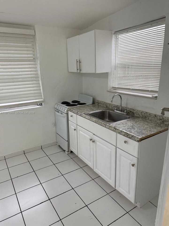 2282 Sw 15th St #2 - Photo 4 of 5