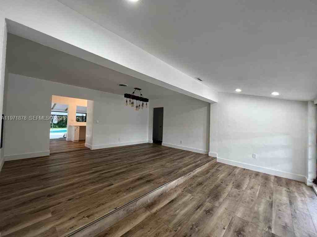 14825 Garden Dr - Photo 6 of 42