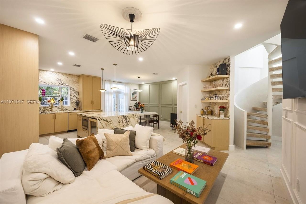 3138 Virginia St #C - Photo 2 of 23