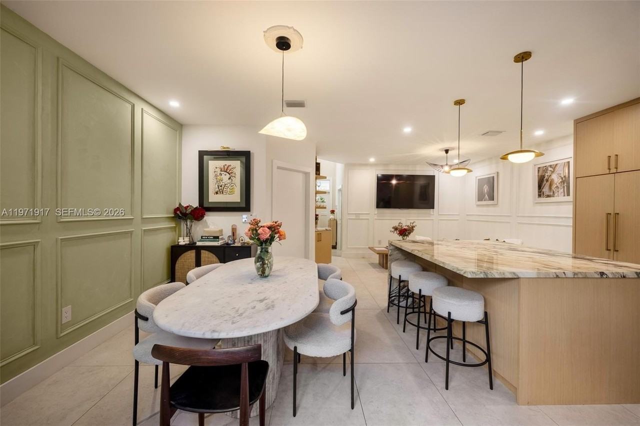 3138 Virginia St #C - Photo 6 of 23