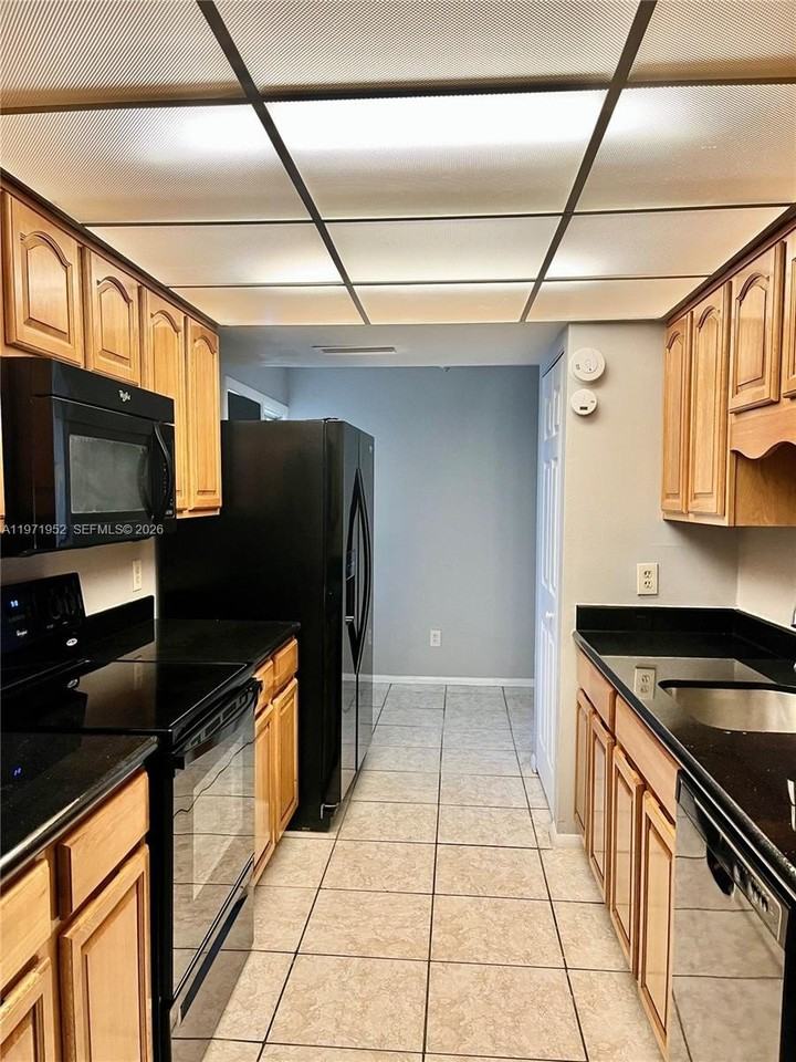 4575 S Texas Ave #307 - Photo 5 of 40