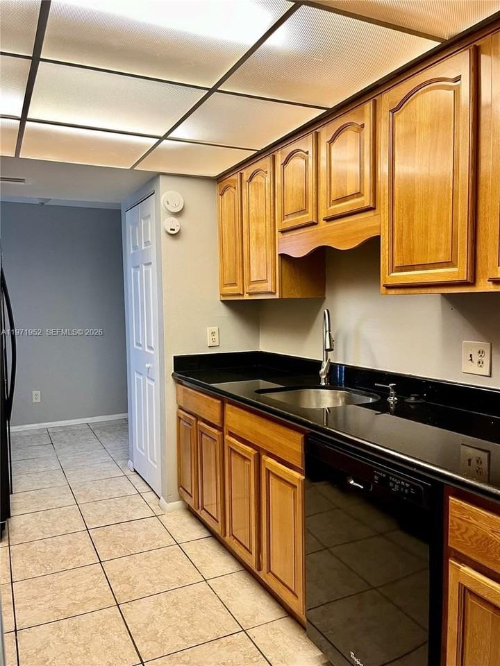 4575 S Texas Ave #307 - Photo 7 of 40