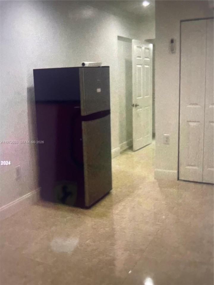 5802 W 2nd Ct #0 - Photo 4 of 6