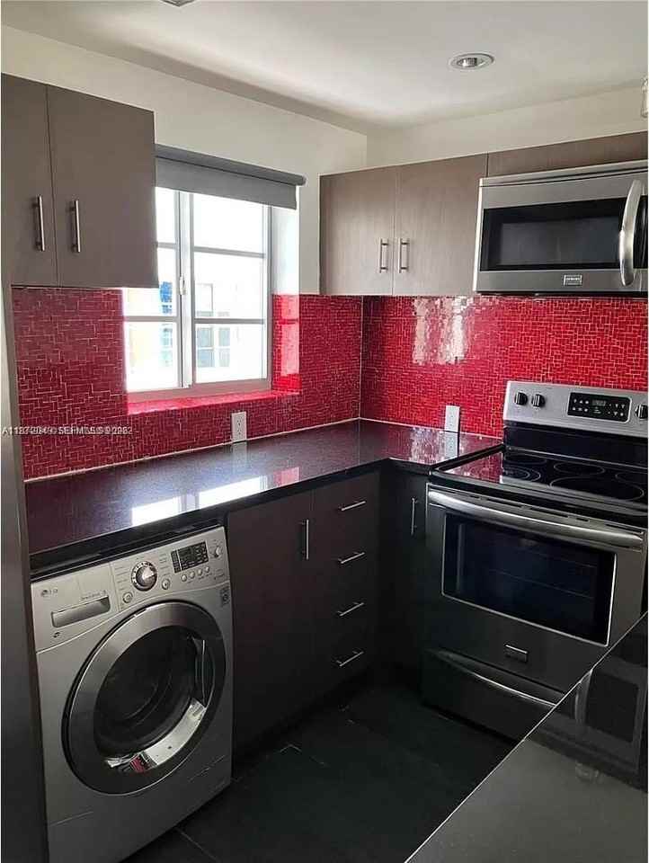 1515 Euclid Ave #104 - Photo 7 of 7