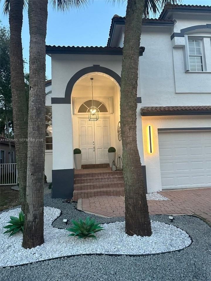 1607 Sw 157th Ave - Photo 4 of 38