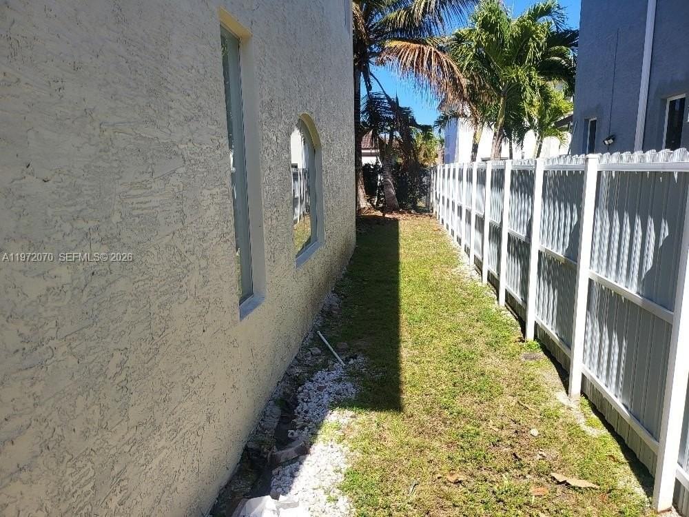 15843 Sw 139th St - Photo 4 of 39