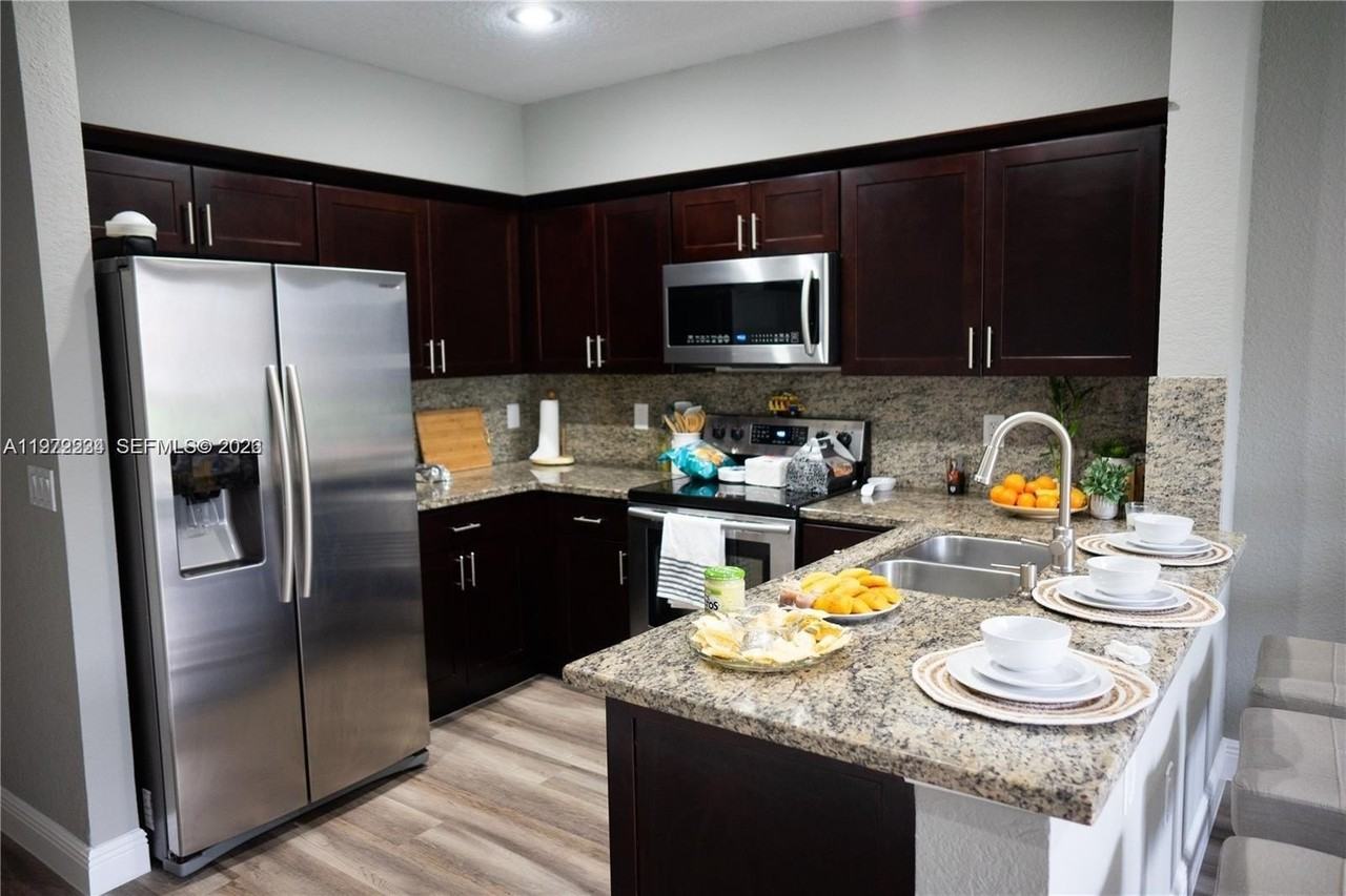 7941 Catalina Cir #7941 - Photo 2 of 9