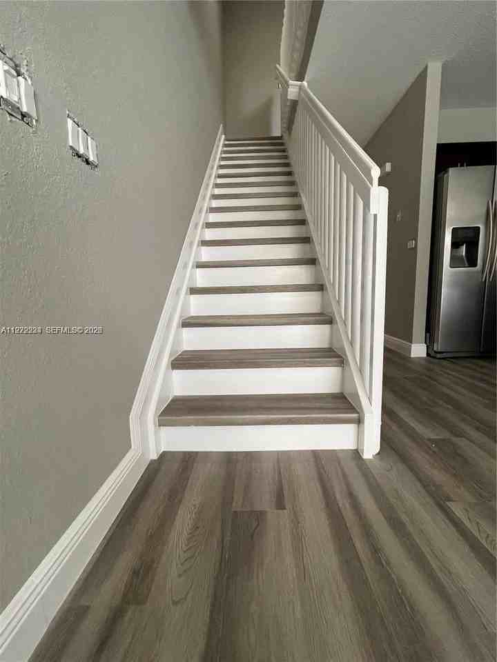 7941 Catalina Cir #7941 - Photo 4 of 9