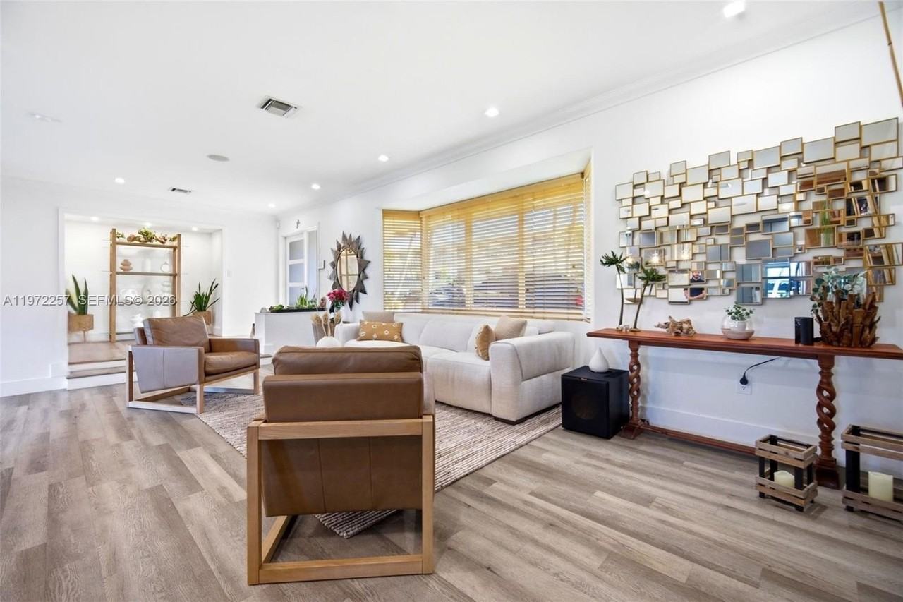 1871 Ne 186th St - Photo 7 of 41