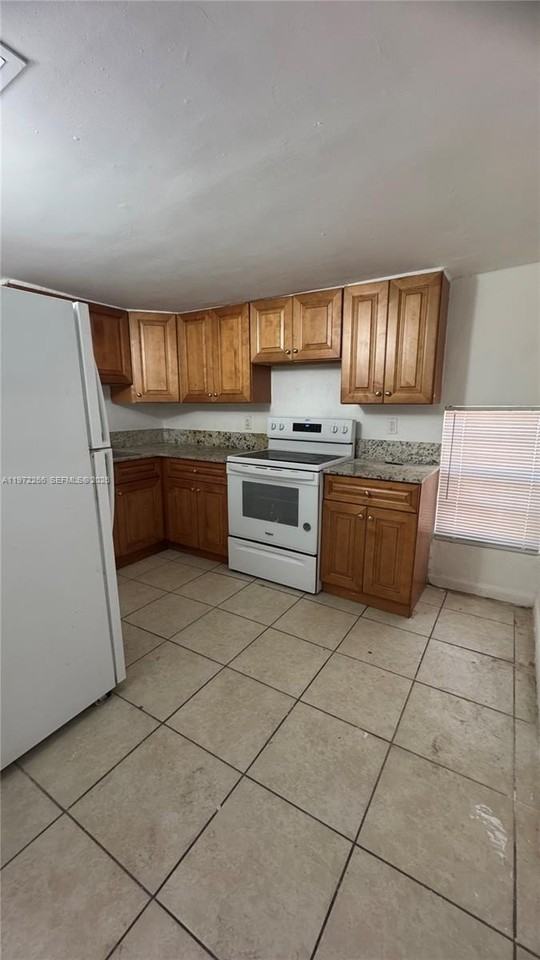 5158 Nw 23rd Ave #0 - Photo 4 of 19