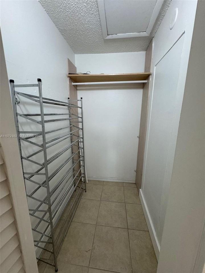 842 Sw 89th Ave #A - Photo 6 of 15