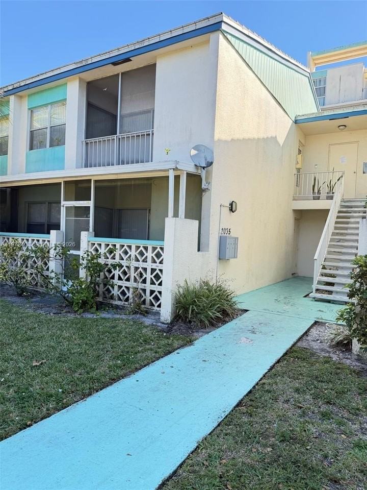 2035 Nw 46th Ave #D103 - Photo 2 of 30