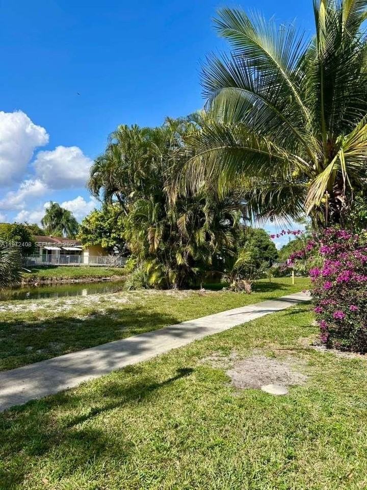 2035 Nw 46th Ave #D103 - Photo 4 of 30