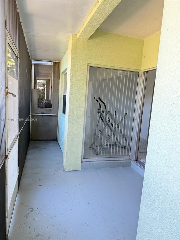 2035 Nw 46th Ave #D103 - Photo 6 of 30