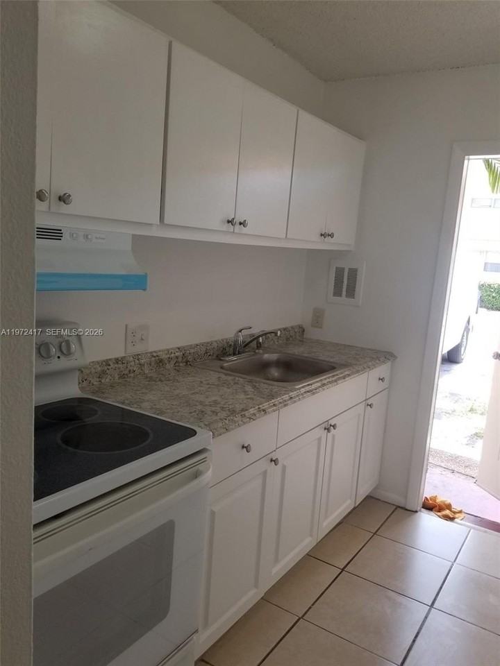 850 E Commercial Blvd #139E - Photo 2 of 6