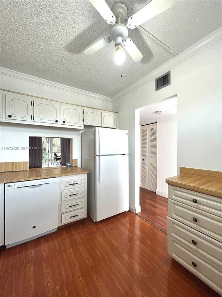 6005 Del Lago Cir #210 - Photo 2 of 27