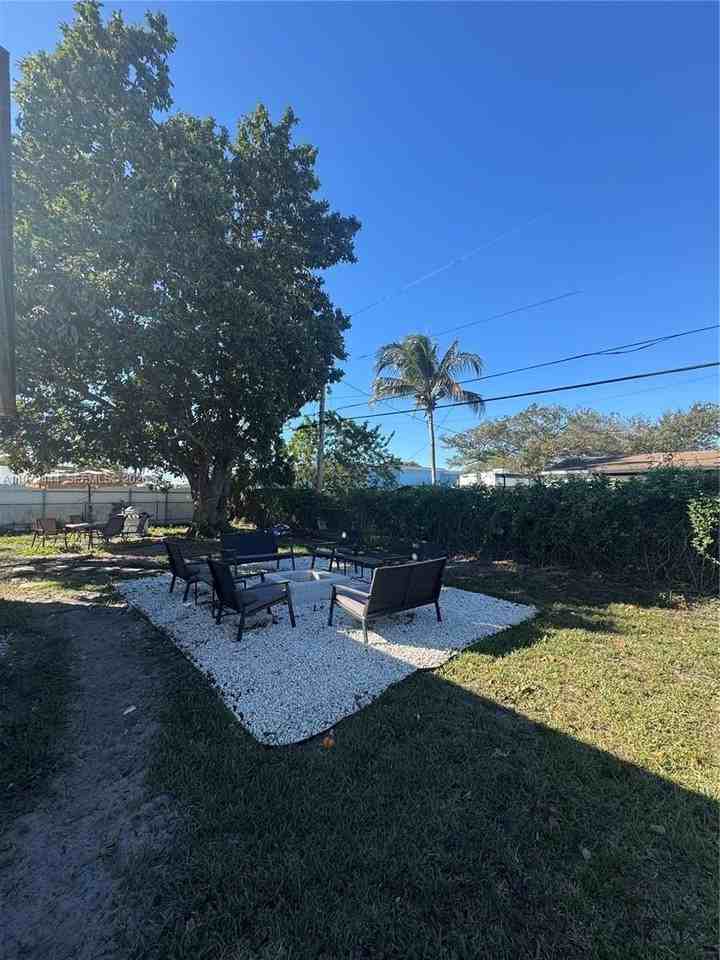 14760 Tyler St - Photo 2 of 9