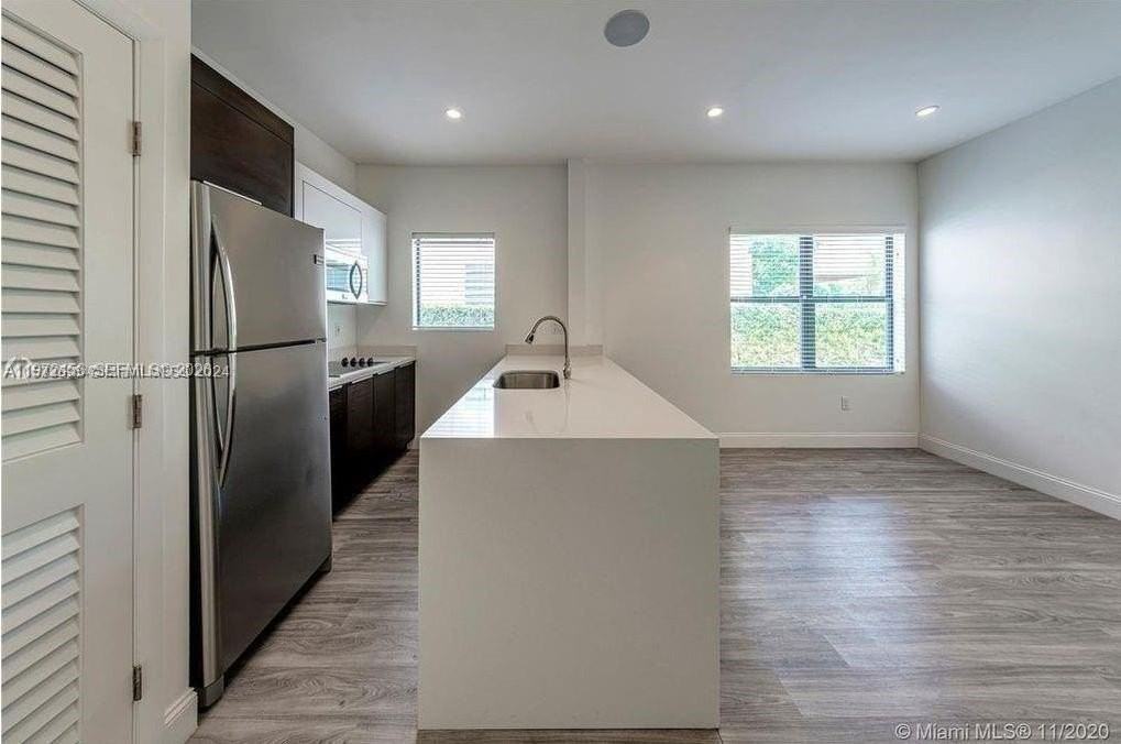 473 Mendoza Ave #5 - Photo 3 of 9