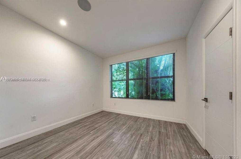 473 Mendoza Ave #5 - Photo 5 of 9