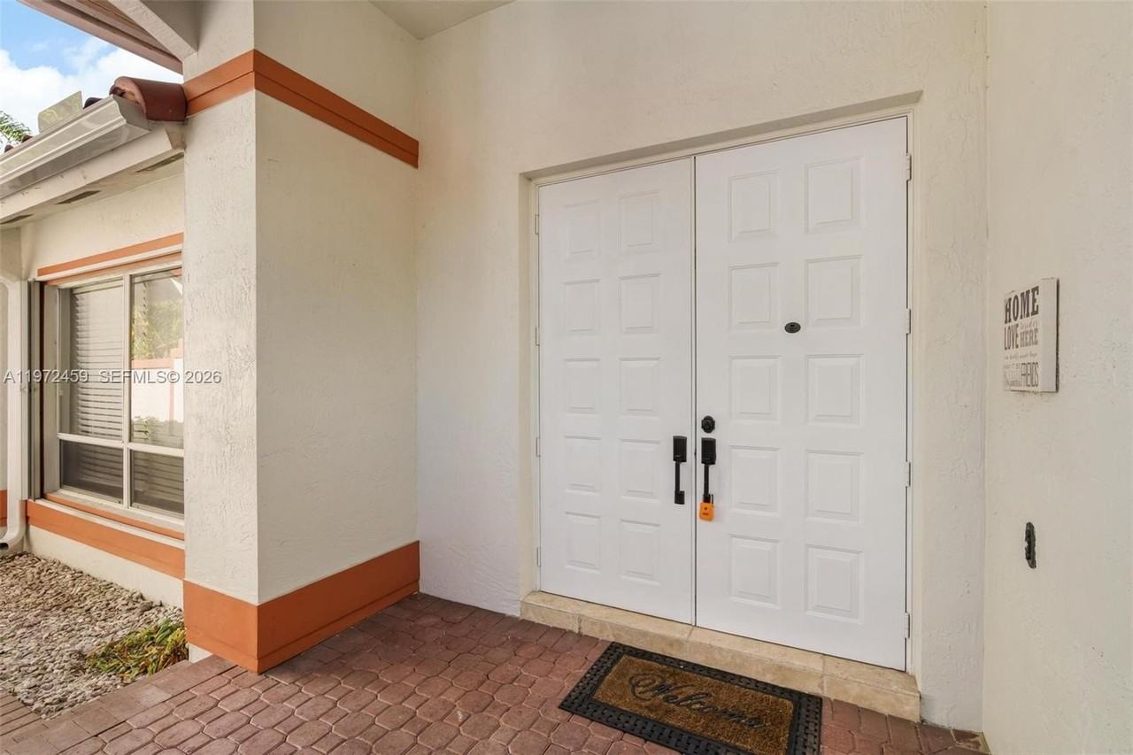 1140 Bel Aire Dr W #1140 - Photo 4 of 39